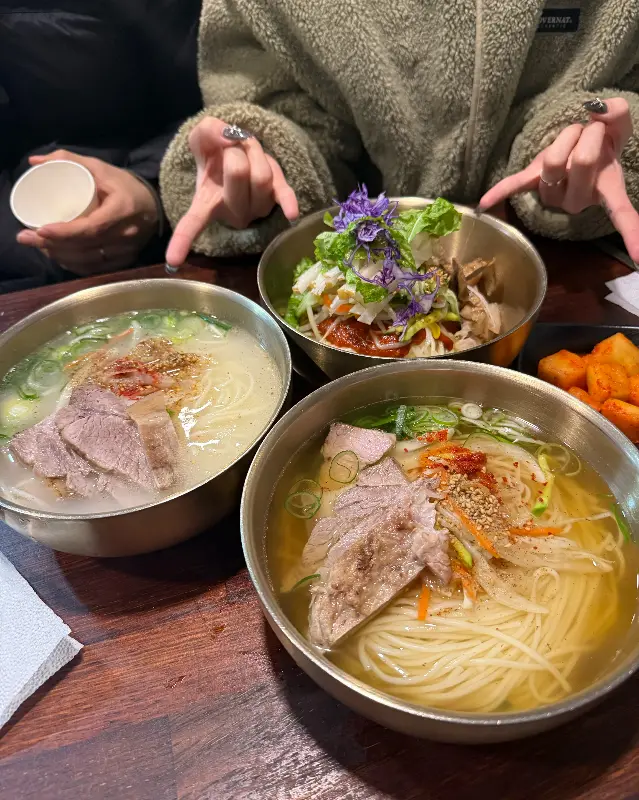 금복식당 고기국수, 멸치국수, 비빔국수 단체 사진