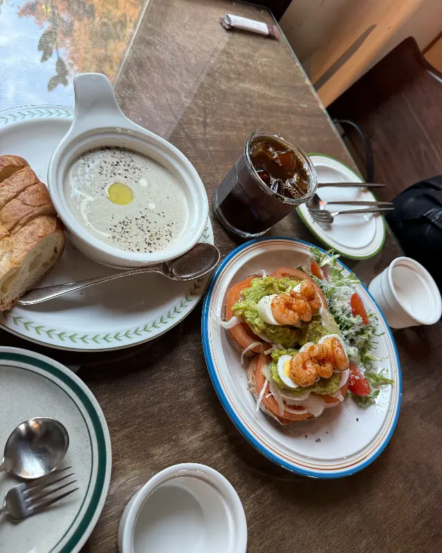 한상 가득 차려진 브런치 메뉴