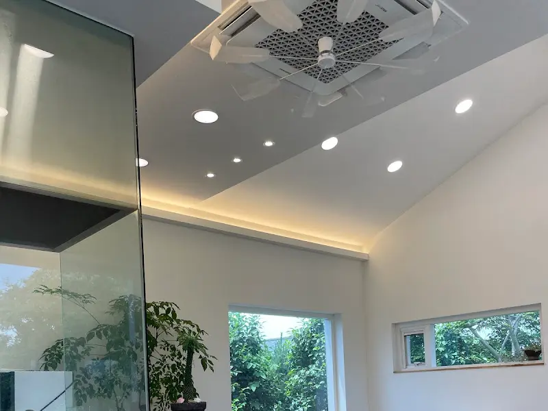 깔끔한 인테리어의 내부 모습