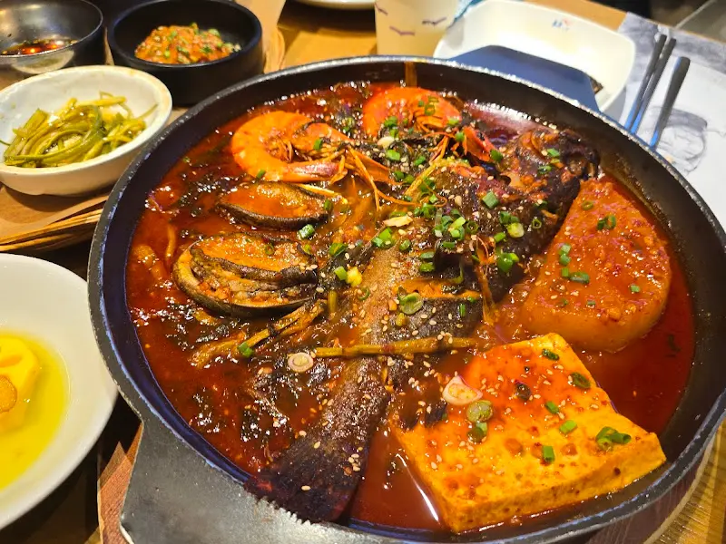 푸짐한 우럭조림 한 상