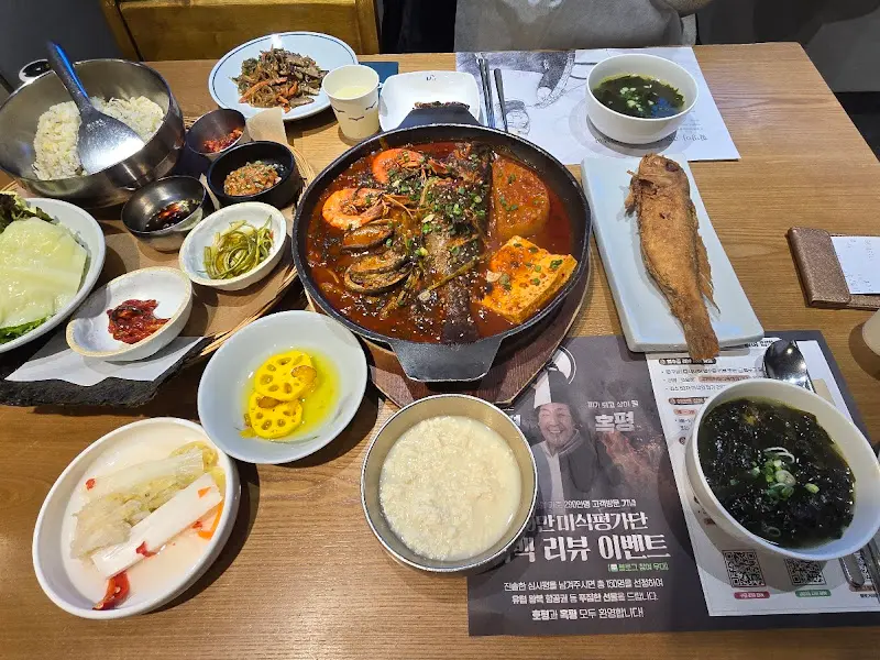 다채로운 곁들임 메뉴들