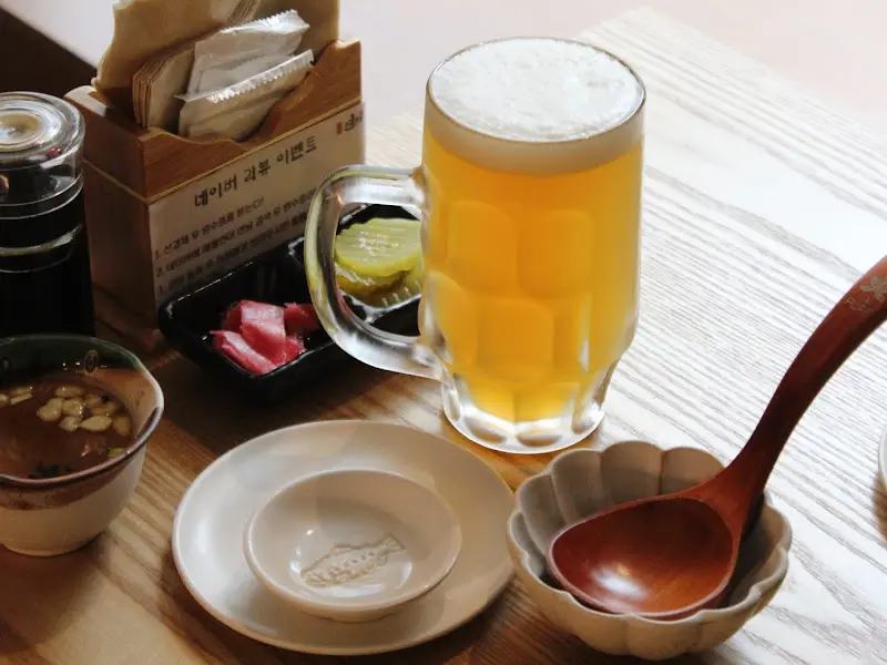 흑돼지 덮밥과 제주 위트 에일