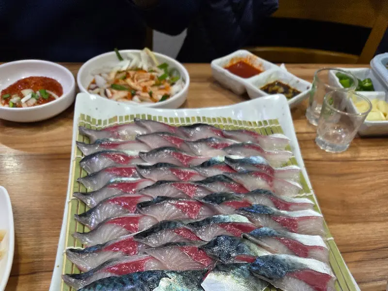 눈부신 고등어회의 자태