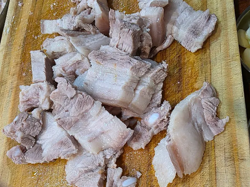 천짓골의 돔베고기 단면