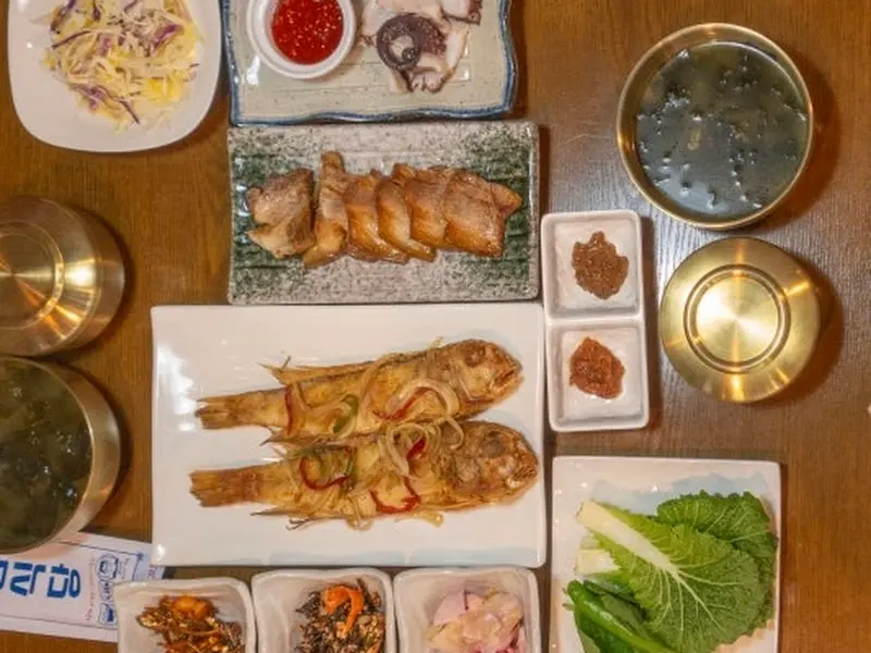 상다리 휘어지는 푸짐한 한 상