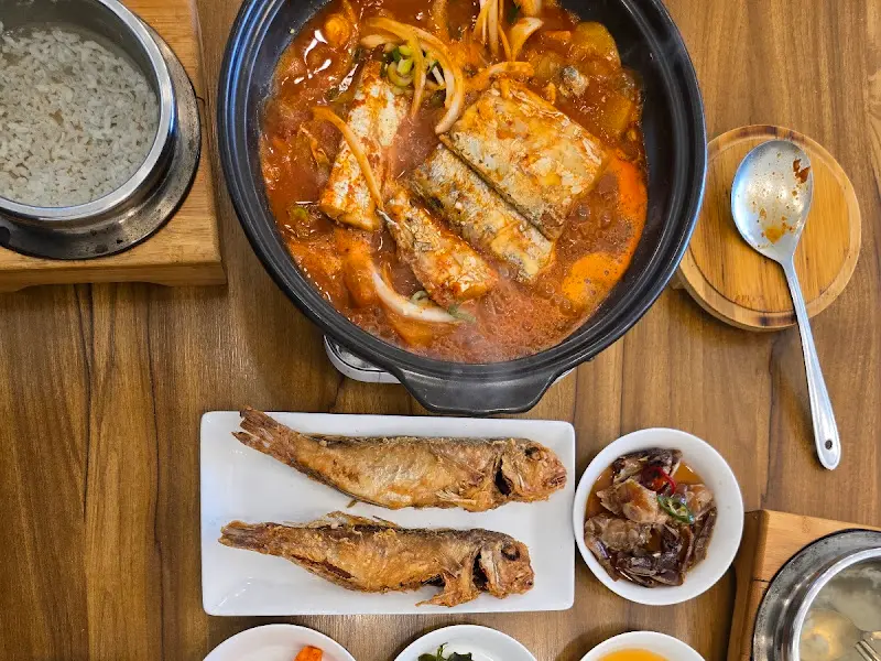 갈치조림, 옥돔구이, 솥밥 한상차림