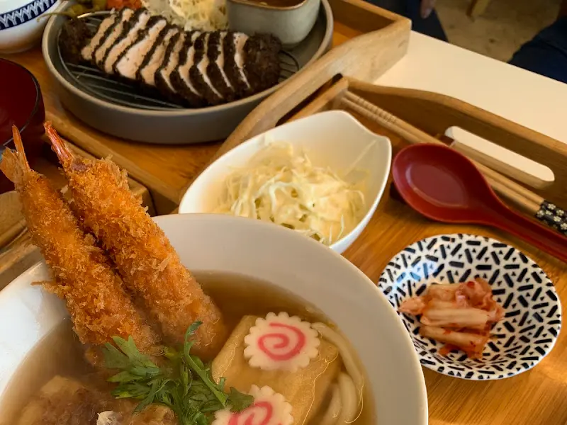 현무암카츠와 맨도롱우동