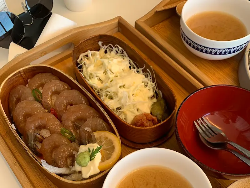 탱글탱글한 새우가 인상적인 새우몬딱