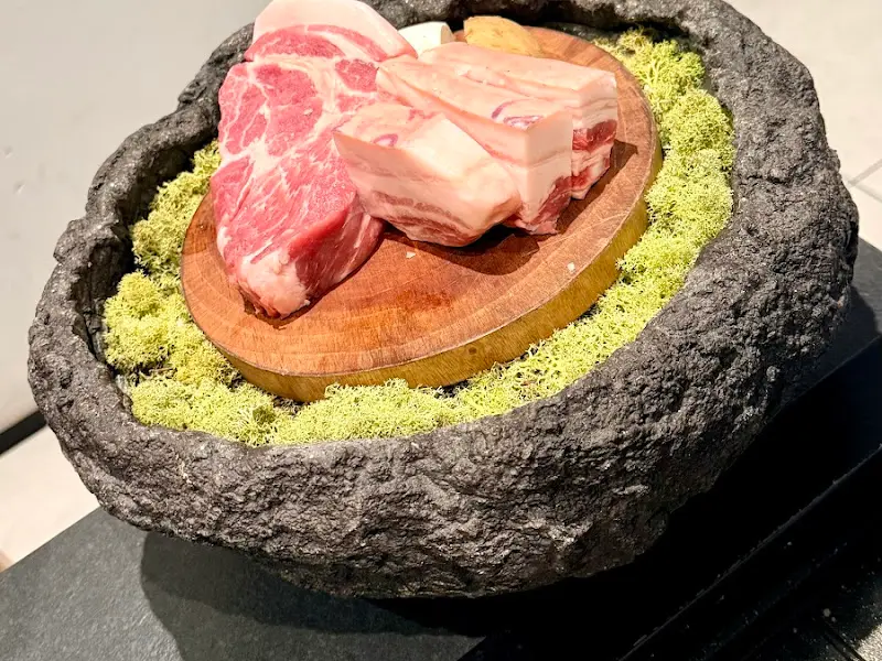 현무암 그릇에 담긴 백록담 세트