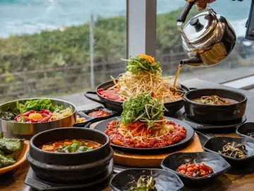 제주 바다를 품은 “고등어亭”, 싱싱함이 살아 숨 쉬는 제주 맛집 탐험기