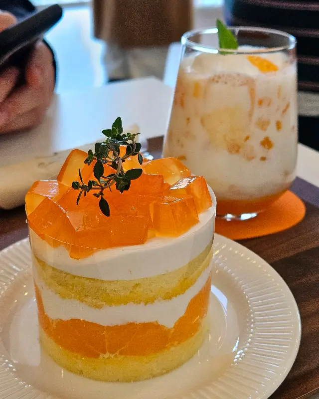 귤 케이크와 귤 라떼