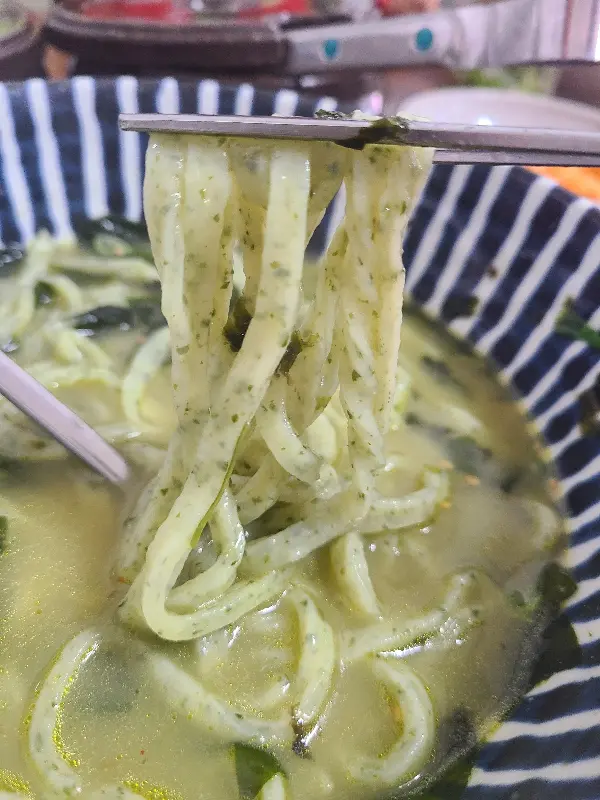 자가제면 칼국수 면발