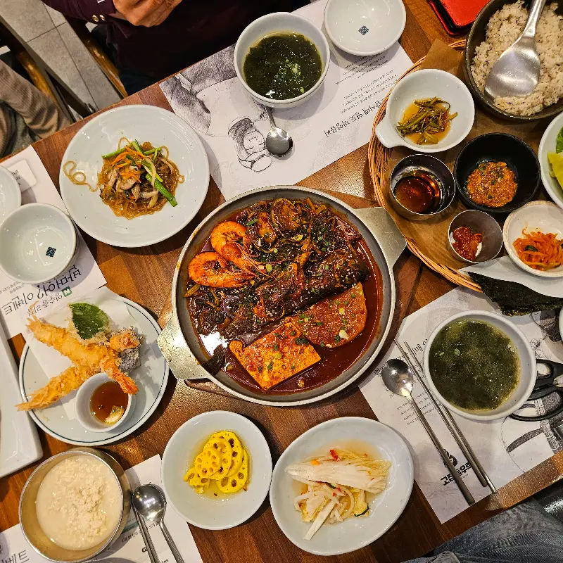 돌우럭 조림 한상차림