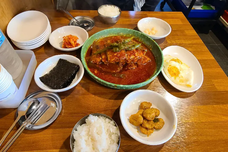 갈치조림 한 상 차림