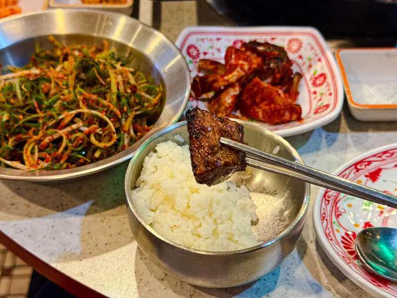 밥 위에 올려진 마농살