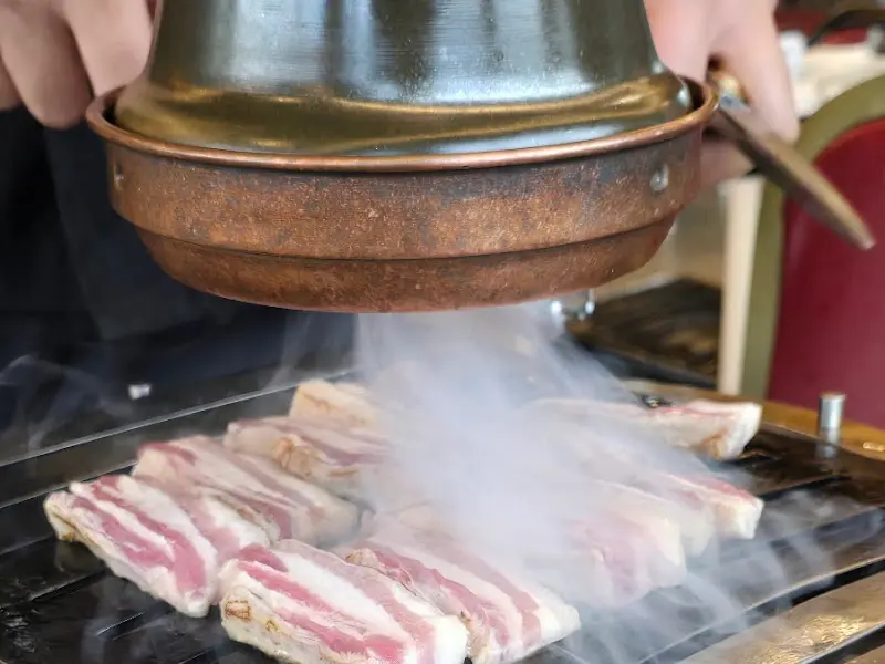 흑돼지 굽는 모습 2