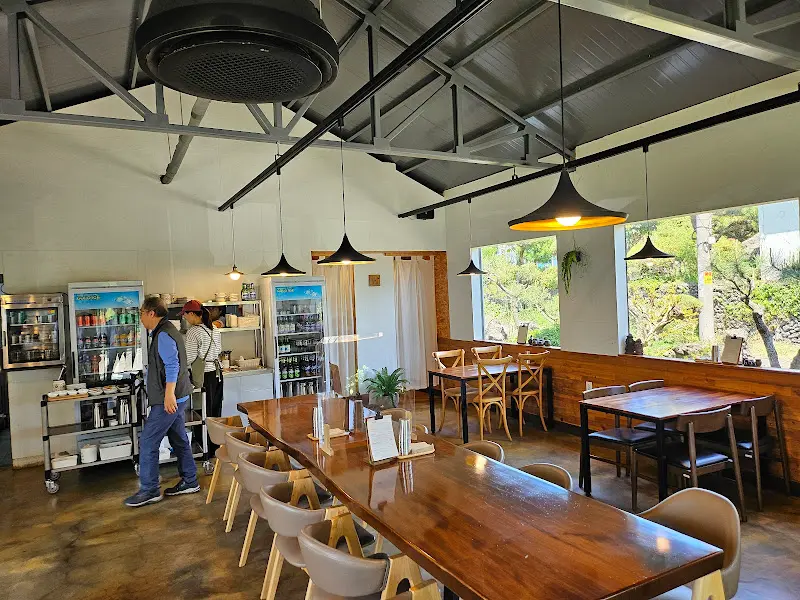 고바진 식당 내부 전경