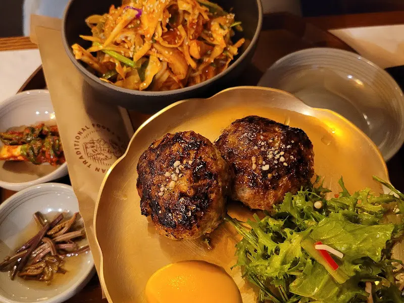 떡갈비와 비빔국수