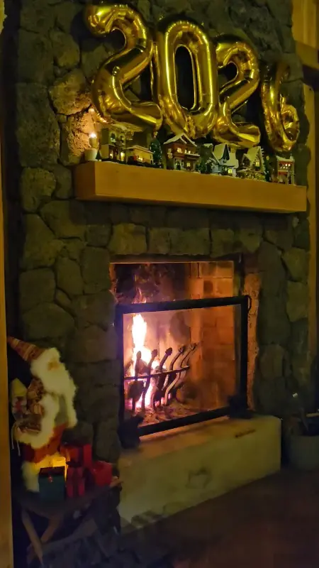 친봉산장 벽난로