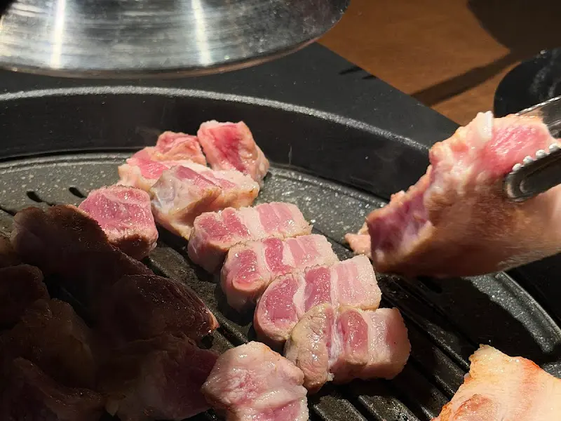 고기 굽는 모습