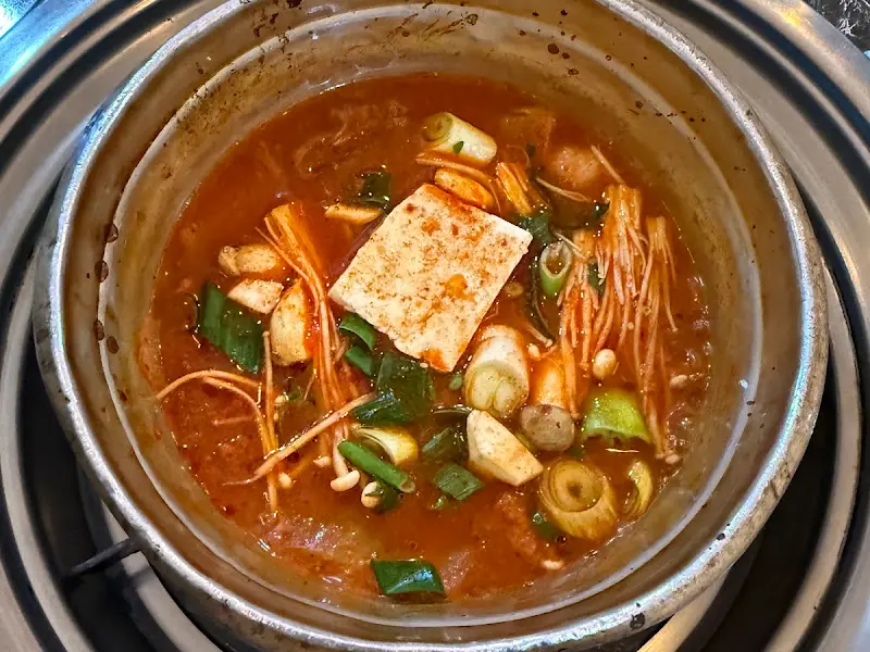 푸짐한 김치찌개