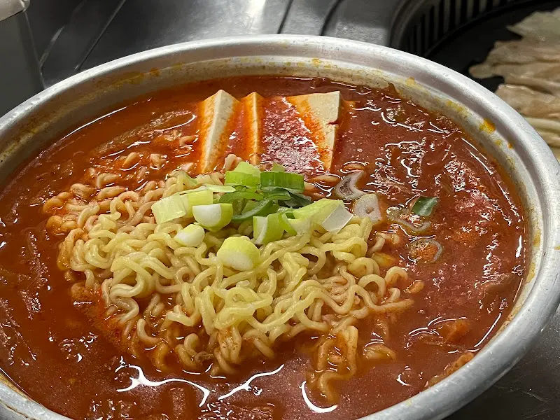 얼큰하고 시원한 김치찌개