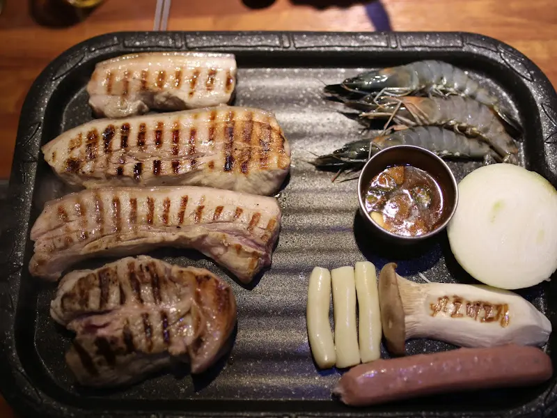 흑돼지 오겹살 구이