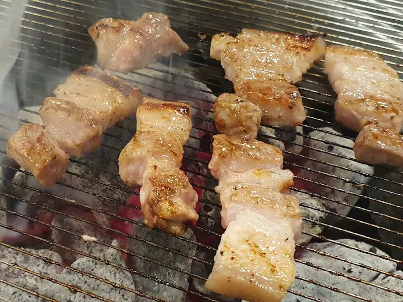 맛있게 익은 흑돼지