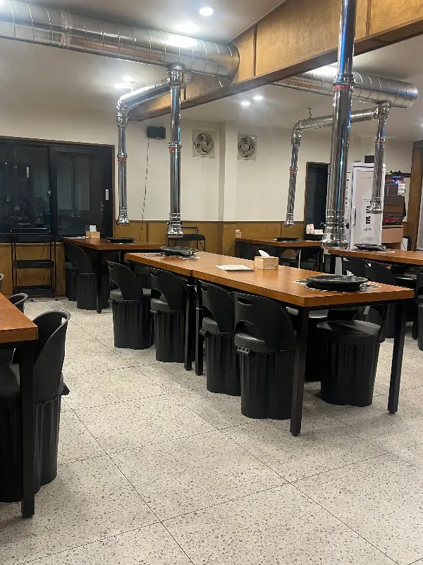 맛있게 구워진 흑돼지 오겹살