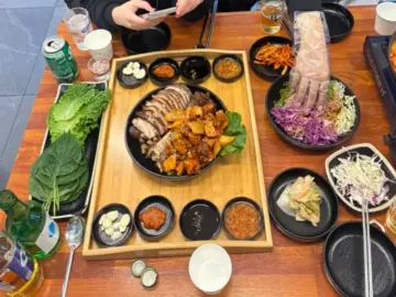 미식가의 실험노트: 제주 아랑족발에서 찾은 완벽한 맛의 황금비율과 꿀조합, 여기가 진짜 제주 맛집