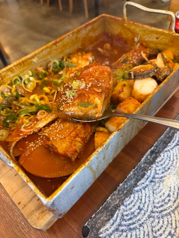 매콤달콤한 양념이 듬뿍 밴 갈치조림