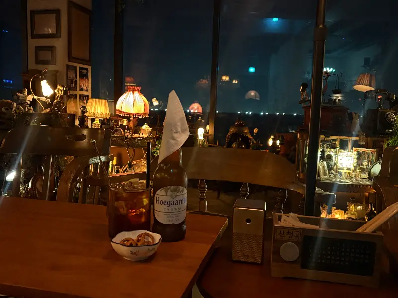 밤이 깊어갈수록 앤티크한 분위기가 더해지는 앨범외도