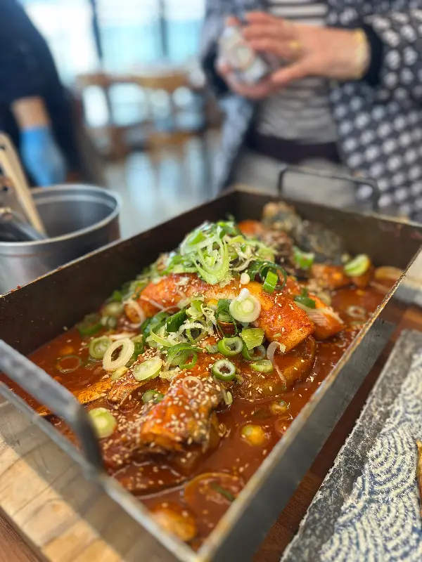 매콤한 양념에 졸여진 갈치