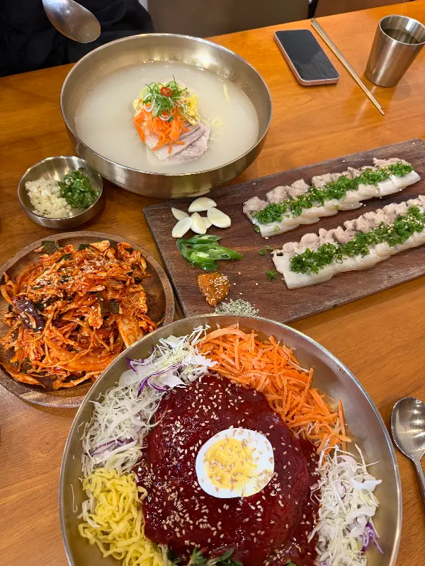 고국수 테이블 세팅