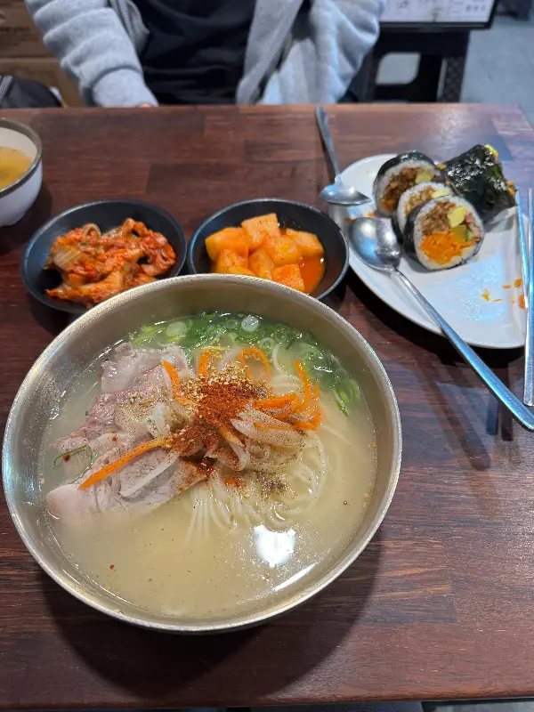 고기국수 한 상 차림