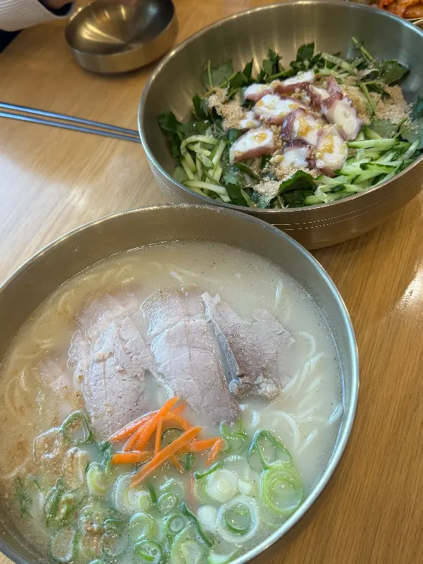 돌문어들기름국수