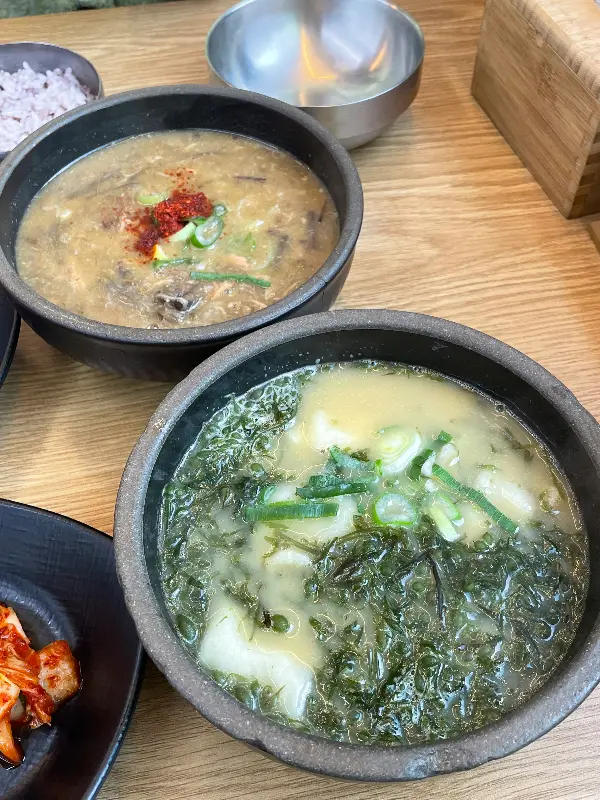 몸국과 성게 미역국의 조화