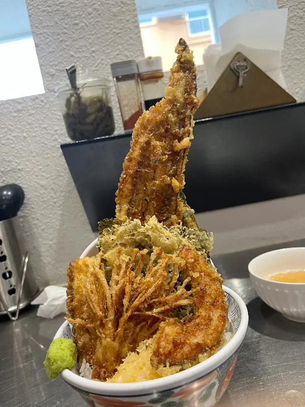 압도적인 비주얼의 은갈치 텐동