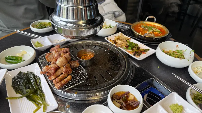 명이나물과 흑돼지