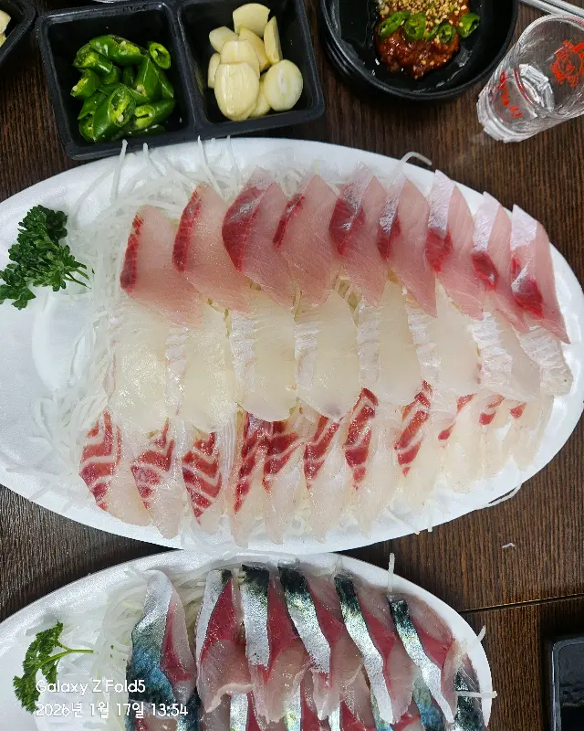 고등어회 한 상 차림