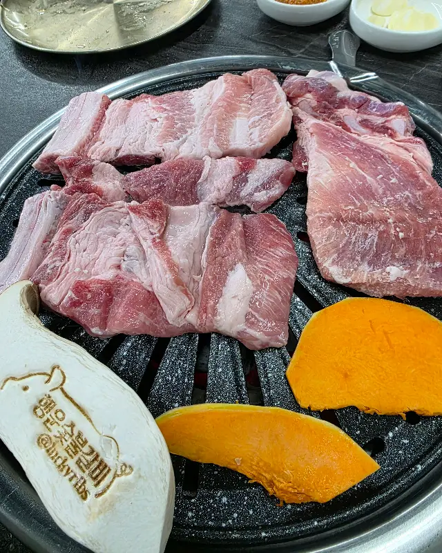 불판 위의 생갈비