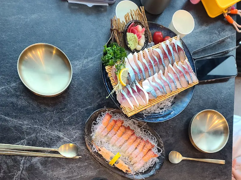 고등어회와 딱새우회의 조화