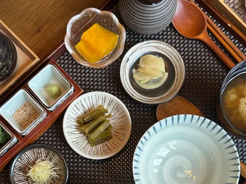 다양한 곁들임 찬들