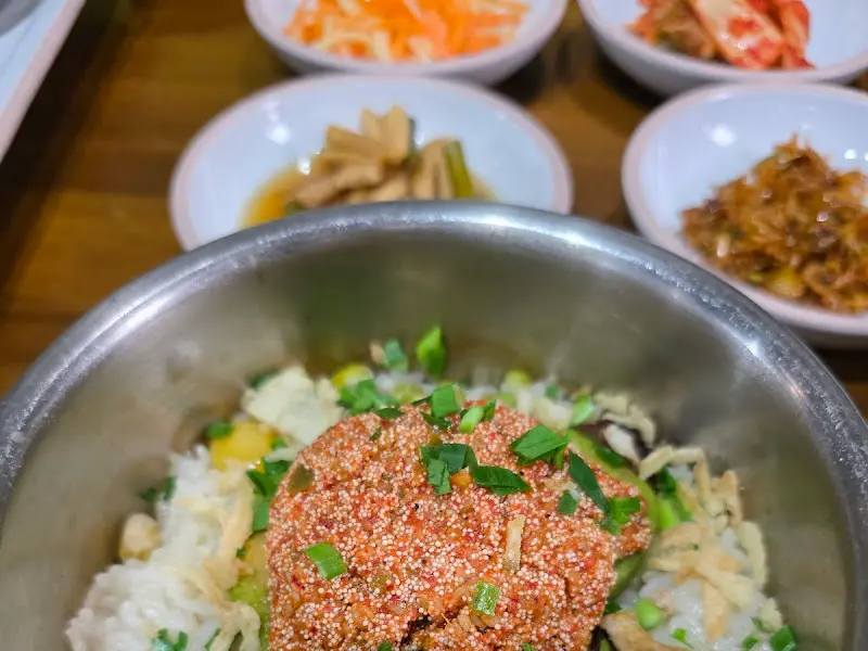 아보카도 명란 솥밥 근접샷