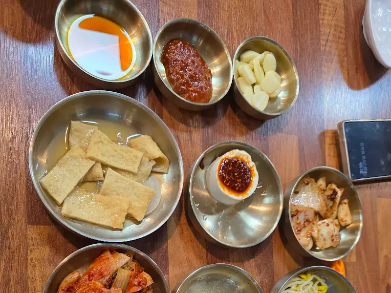 천짓골 식당 내부