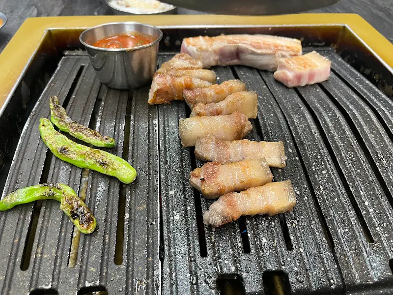 흑돼지 오겹살 구이