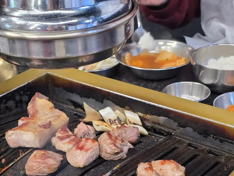 구워지는 흑돼지