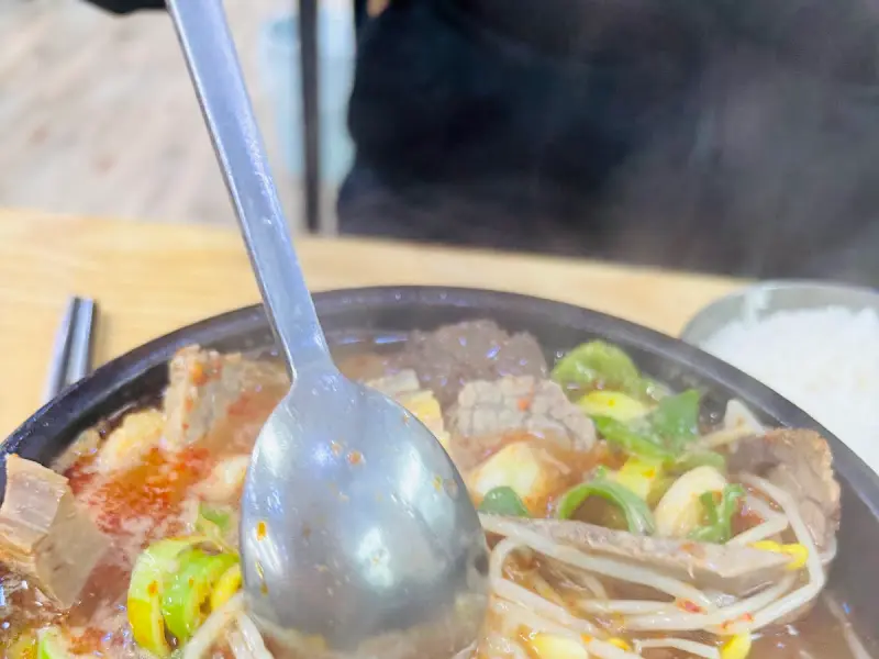 해장국의 푸짐한 건더기