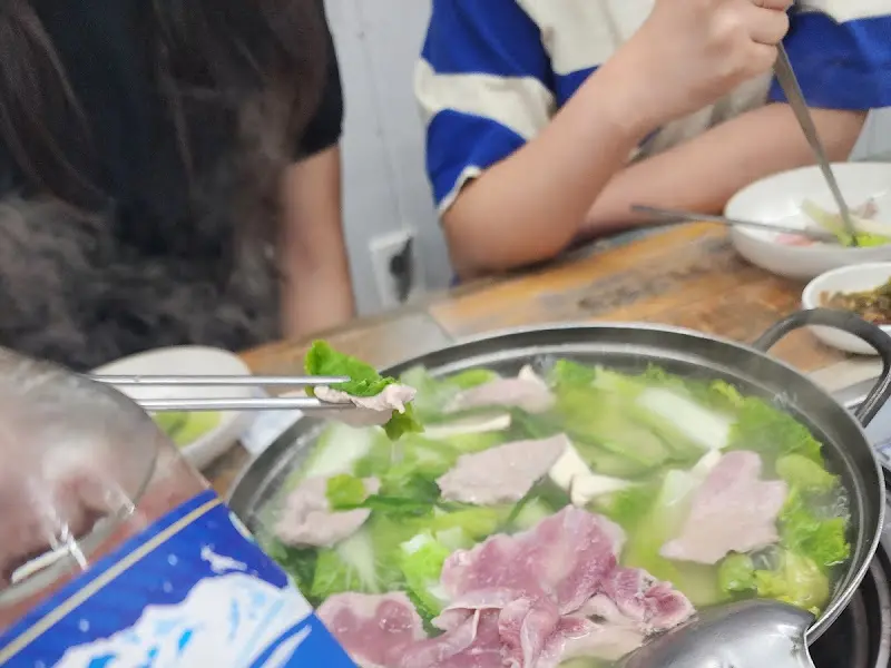 오리 샤브샤브 익어가는 모습