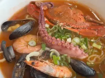 바다를 담은 해물라면, 서귀포 맛집 몰마농에서 만나는 특별한 하루